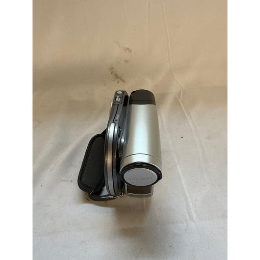 Samsung SC-DC164 DVD Camcorder 2.7" Screen Silver/Black w bag and DC cable