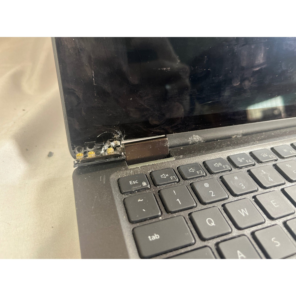 Dell Latitude 7420 Intel Core i7-1185G7 16 GB No Drive 14" FOR PARTS/REPAIR