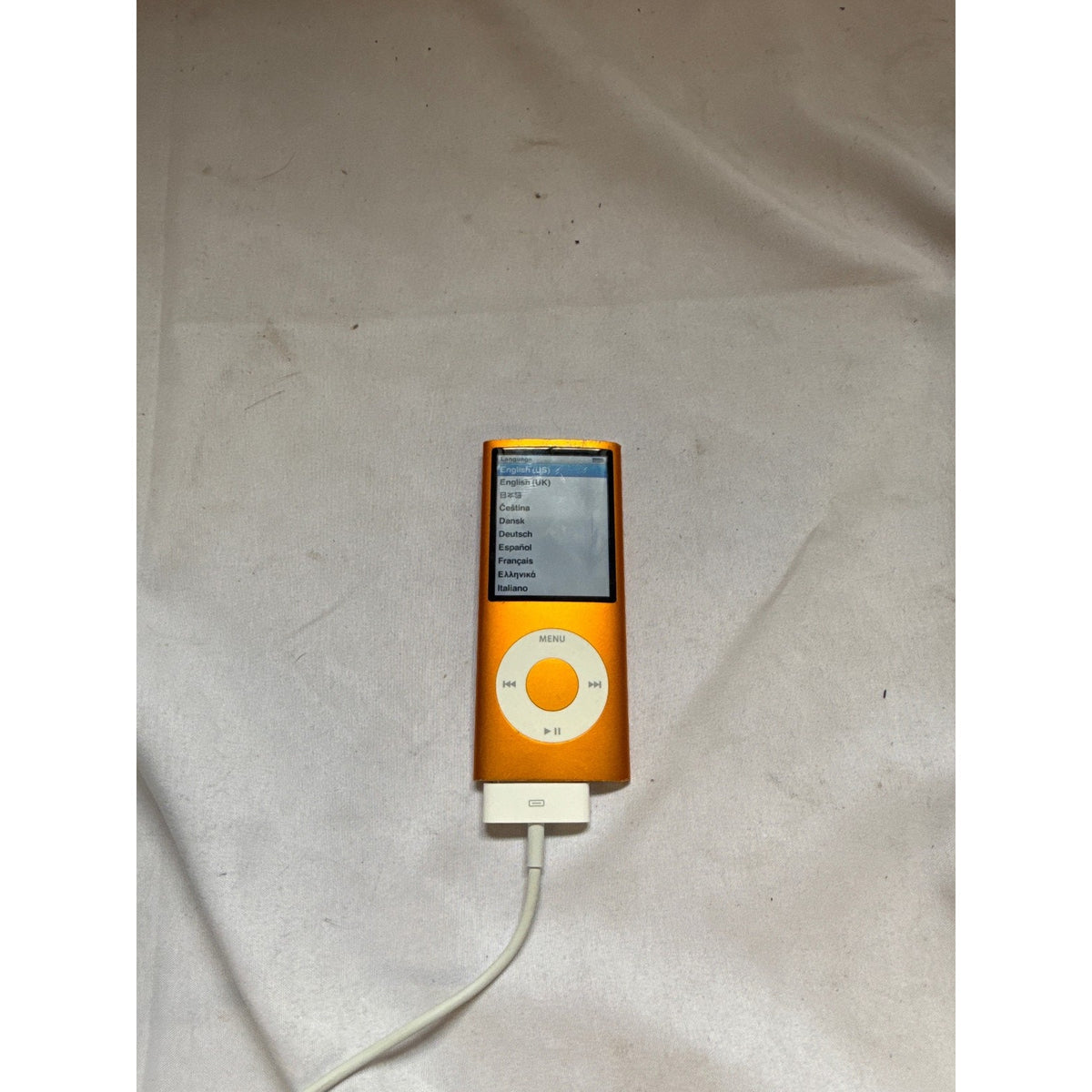 Apple iPod nano A1285 8GB 4th Generation Orange - only works plugged in.