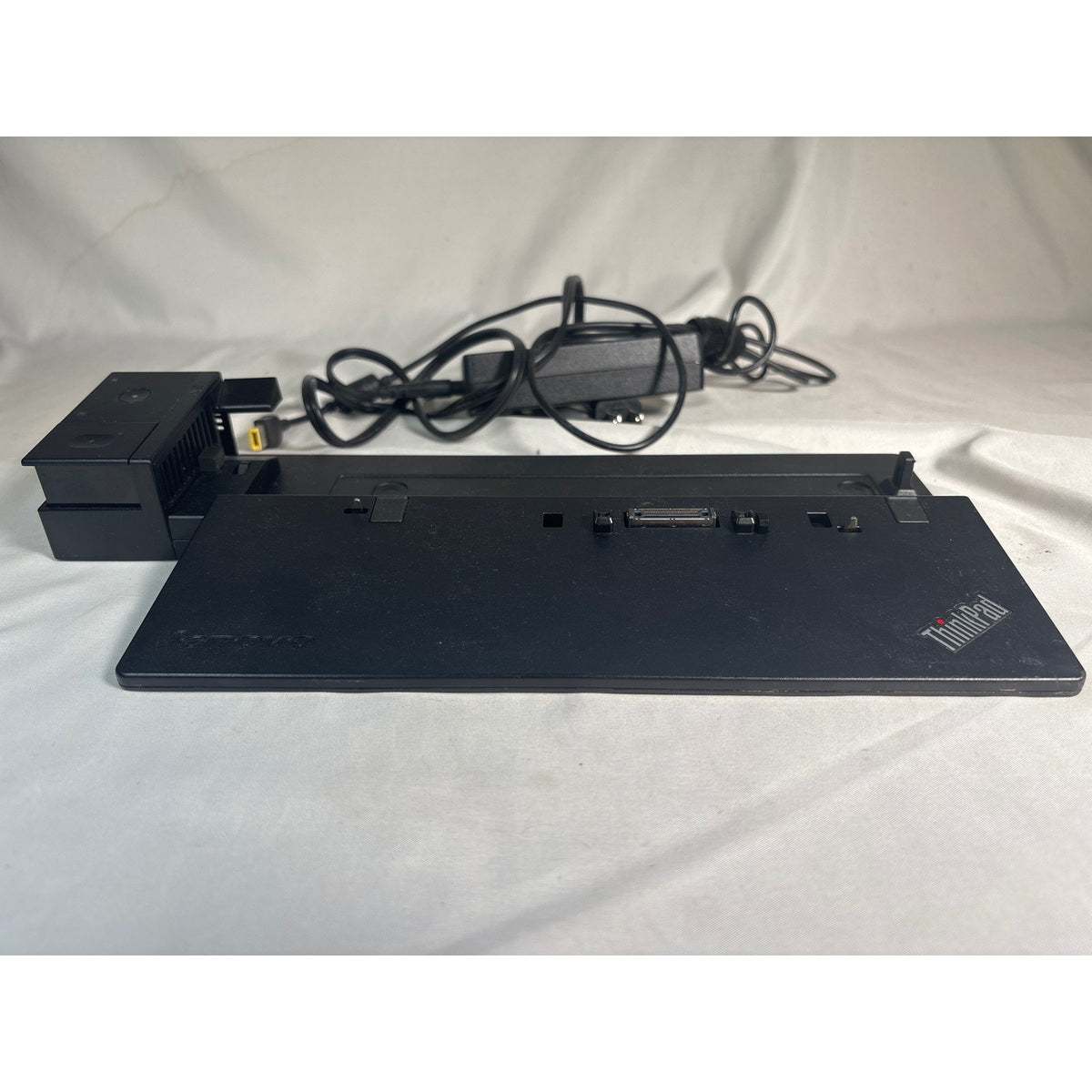 Lenovo ThinkPad Pro Dock 40A1 90W M2015M0Z Black