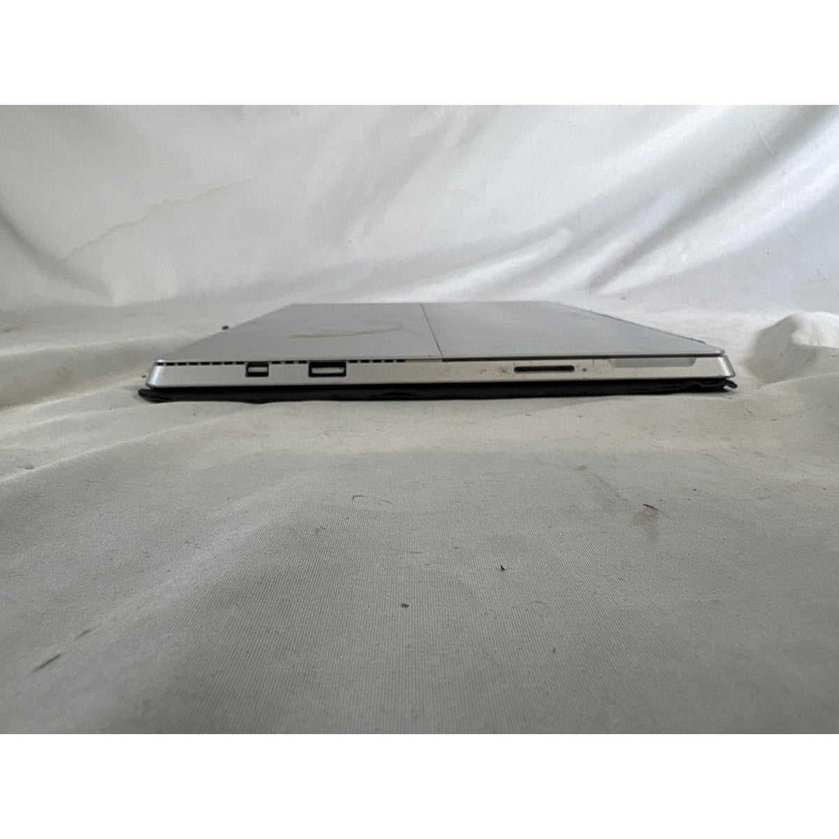 Microsoft Surface Pro 3 12in i5-4300U 4GB 128GB SSD Cracked Screen