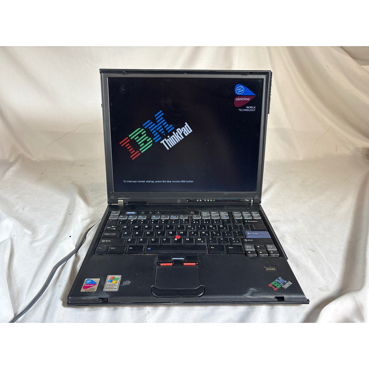IBM ThinkPad T42 Intel Pentium M 1.60GHz 512 MB No Drive 14.1" FOR PARTS/REPAIR