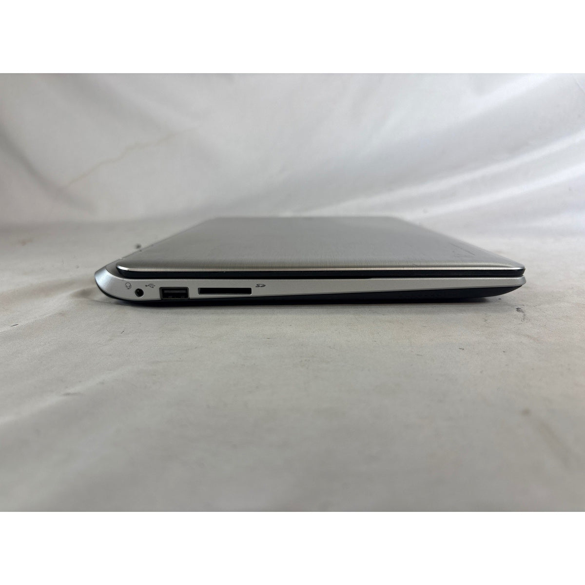 Acer Aspire E3-111 Celeron N2830 2.2GHz 2GB 320GB HDD 11.6" FOR PARTS/REPAIR