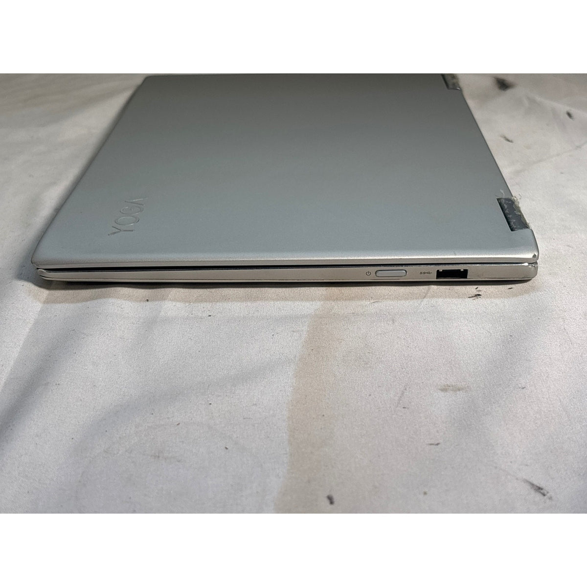 Lenovo YOGA 720-13IKB i5-8250U 8GB 256GB NVMe SSD 13.2" Cracked screen