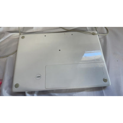 Apple MacBook White 2008 A1181 2.4 GHz Intel Core 2 Duo 2 GB 160 GB HDD 13.3"