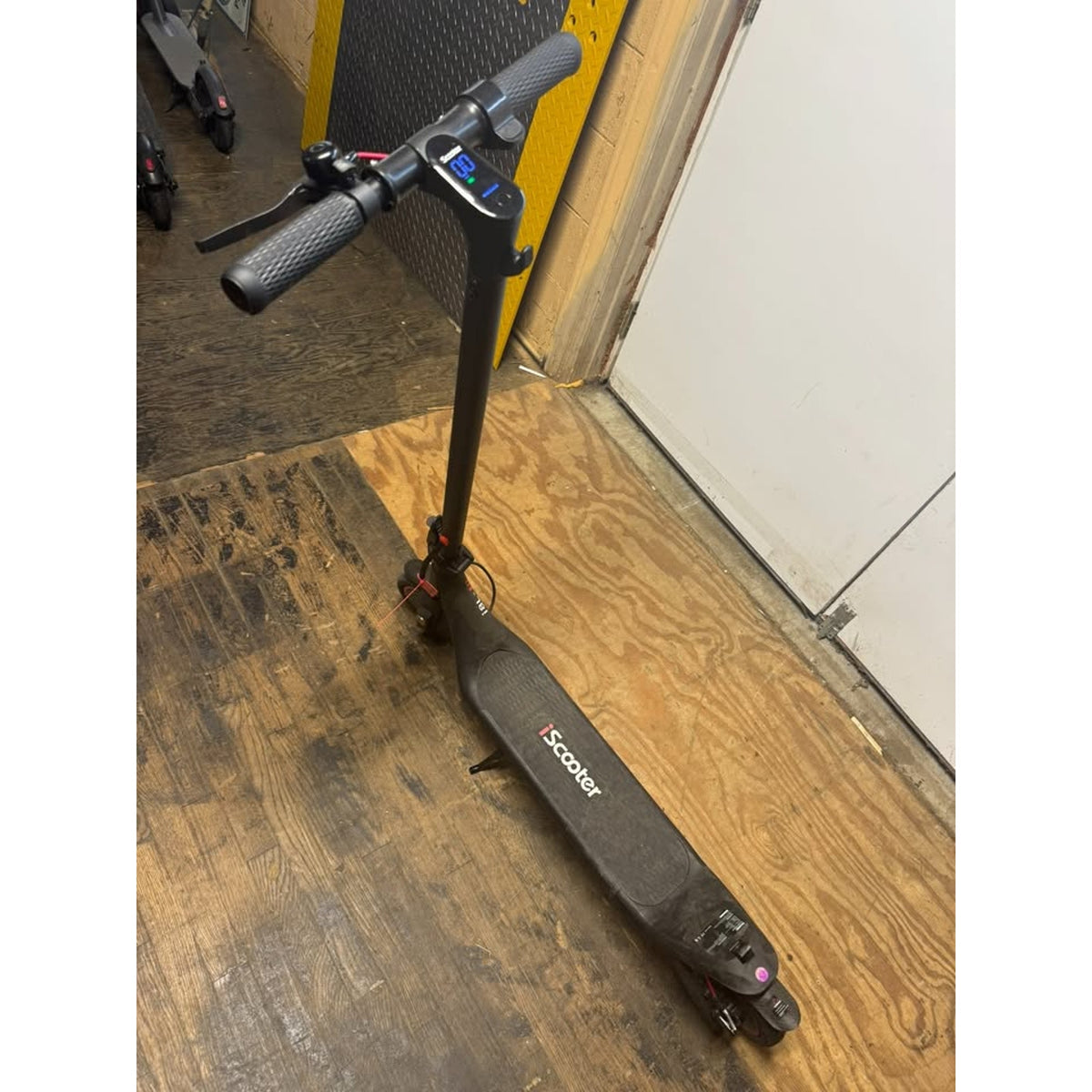 iScooter i8L Electric Scooter – 15 MPH – Working – No Charger