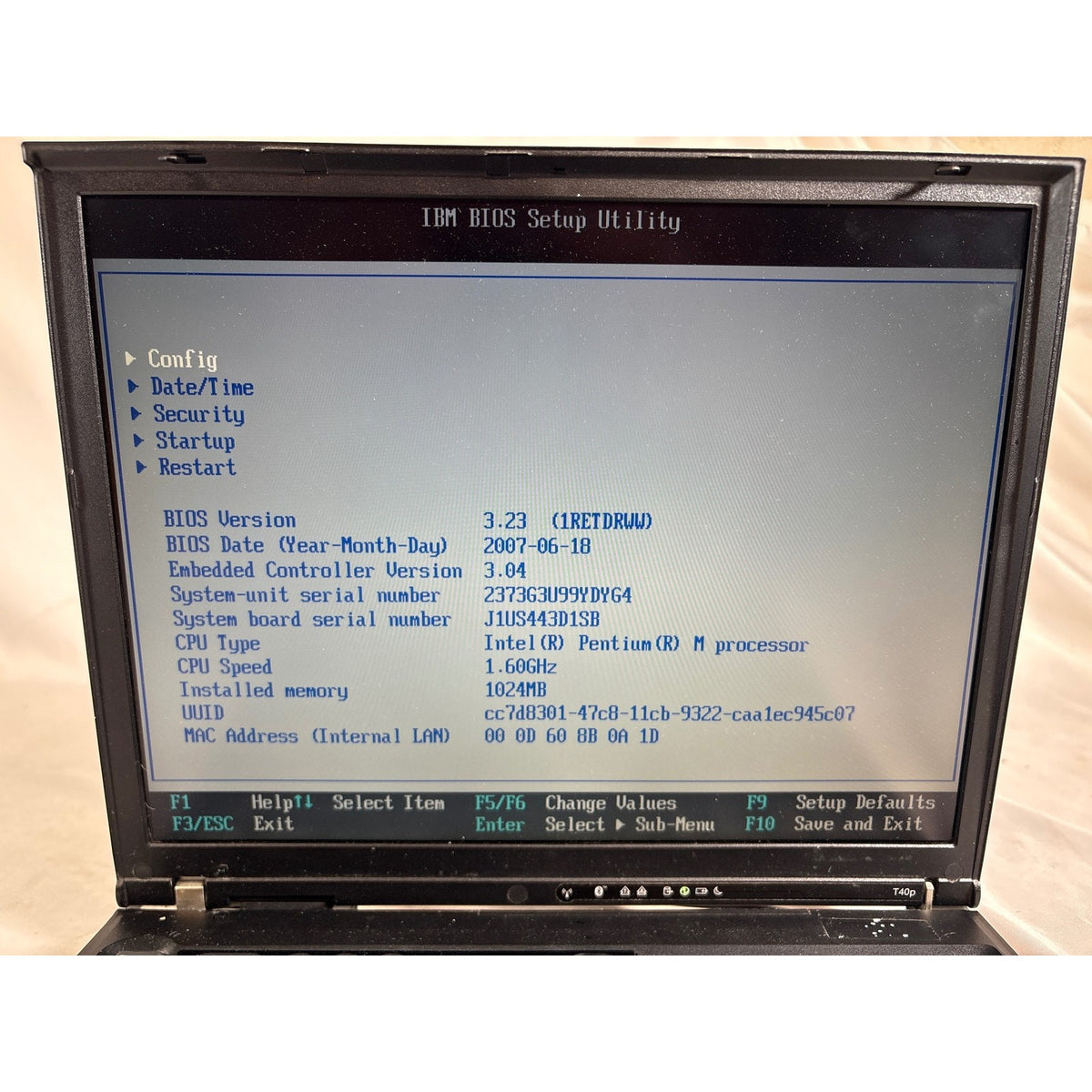 IBM ThinkPad 2373-G3U Pentium M 1.6GHz 1GB RAM No Drive 14.1in Laptop