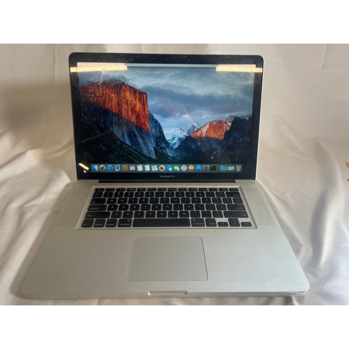 Apple MacBook Pro 15" Core 2 Duo T9600 2.8GHz 8GB 256GB SSD 500GB HDD Mid 2009