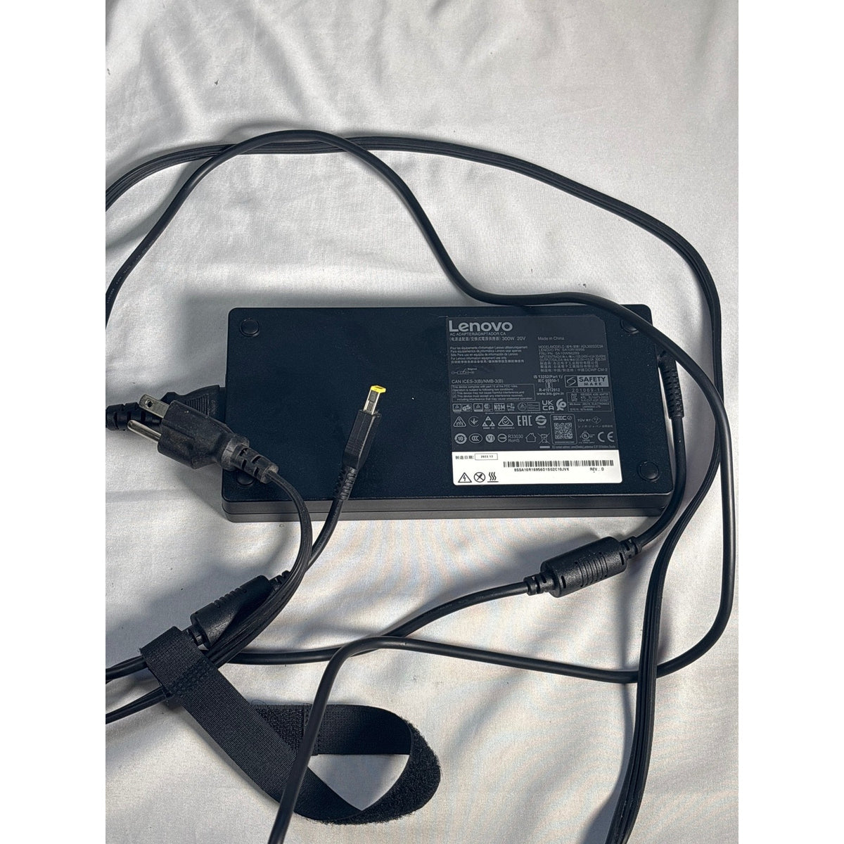 Genuine Lenovo ADL300SDC3A 300W 20V AC Adapter Charger Black Slim Tip