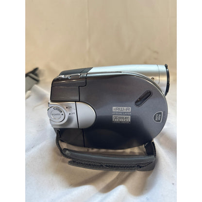 Samsung SC-DC164 DVD Camcorder 2.7" Screen Silver/Black w bag and DC cable