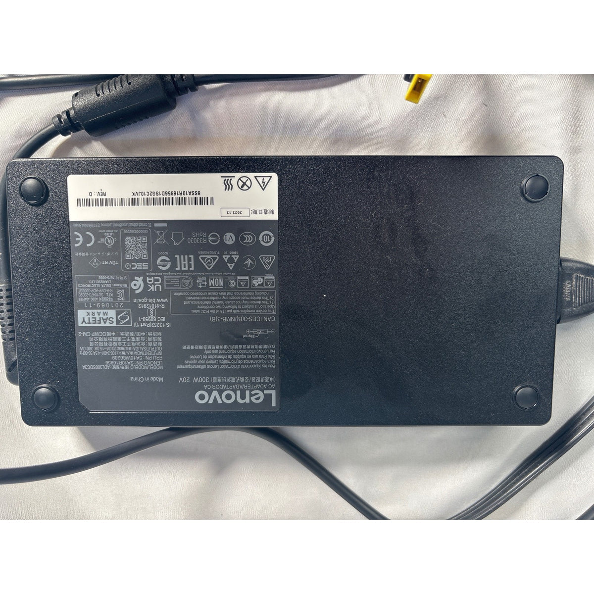 Genuine Lenovo ADL300SDC3A 300W 20V AC Adapter Charger Black Slim Tip