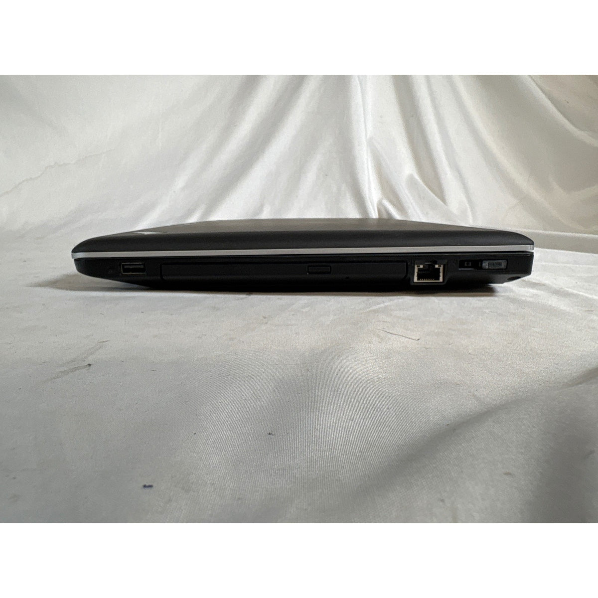 Lenovo ThinkPad Edge E540 i3-4000M 2.4GHz 4GB 500GB HDD 15.6" Win 10 Pro
