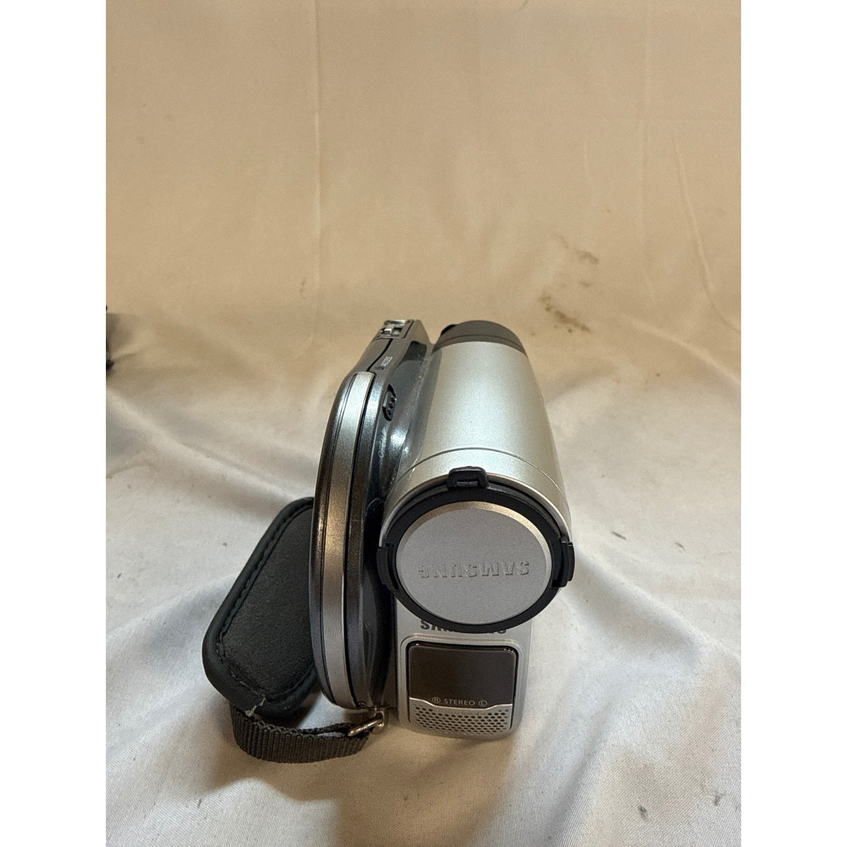 Samsung SC-DC164 DVD Camcorder 2.7" Screen Silver/Black w bag and DC cable