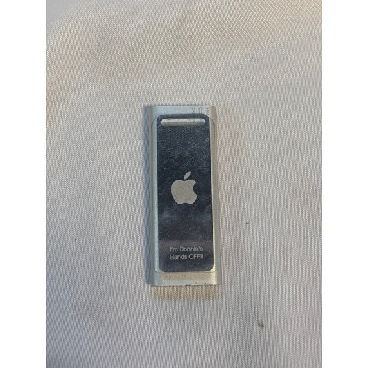 Apple iPod Shuffle A1271 2GB 3rd Gen Silver