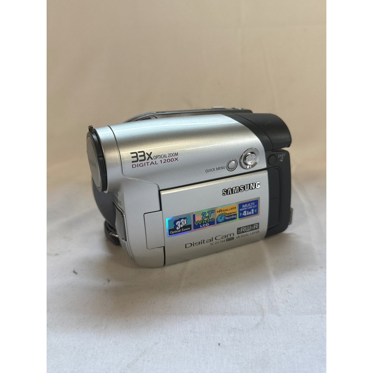 Samsung SC-DC164 DVD Camcorder 2.7" Screen Silver/Black w bag and DC cable